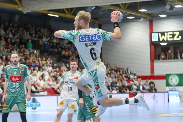 29 11 2025, xgox, Handball Daikin HBL GWD Minden SC Magdeburg emspor, v l Matthias Musche Magdeburg, 6 throws goal, Torschuetze, erzielt Tor, Treffer, scores the goal Luebbecke