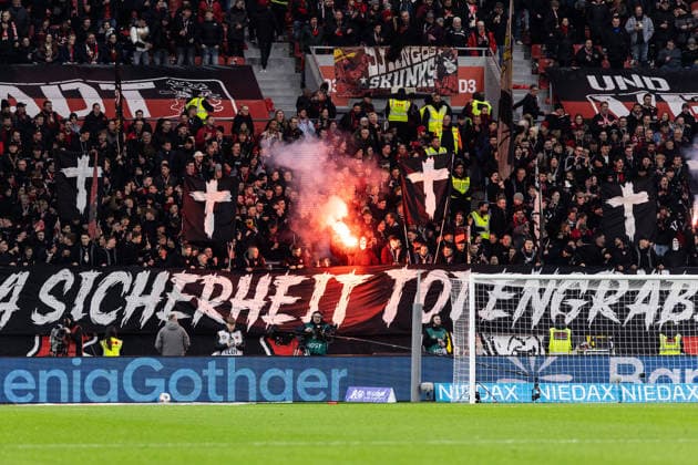 1 Soccer Bundesliga Bayer 04 Leverkusen Borussia Dortmund 29 11 2025 Fans of Bayer 04 Leverkusen, protest against IMK 1 Soccer Bundesliga Bayer 04 Leverkusen Borussia Dortmund, BayArena, Leverkusen 29 11 2025 DFL regulations prohibit any use of photographs as image sequences and or quasi video Copyright: xBEAUTIFULxSPORTS Buriakovx