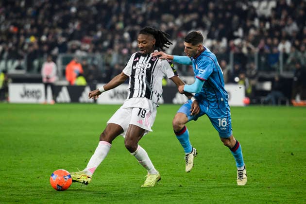 Juventus FC v Cagliari Calcio - Serie A Khephren Thuram of Juventus FC competes for the ball with Matteo Prati of Cagliari Calcio during the Serie A football match between Juventus FC and Cagliari Calcio. Turin Italy Copyright: xNicolòxCampox