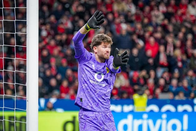 Germany Soccer Bundesliga 2025 26, 12 Matchday Bayer 04 Leverkusen vs Borussia Dortmund BayArena Leverkusen Gregor Kobel Borussia Dortmund, 1 Copyright: xJOERANxSTEINSIEKx
