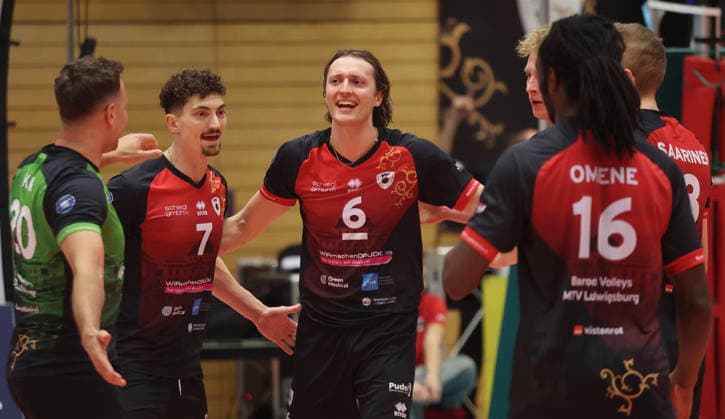 Ludwigsburg , Volleyball Bundesliga , Barock Volleys MTV Ludwigsburg vs Energiequelle Netzhoppers KW Königs Wusterhausen , Jubel Ludwigsburg , center Ben Simon Bonin