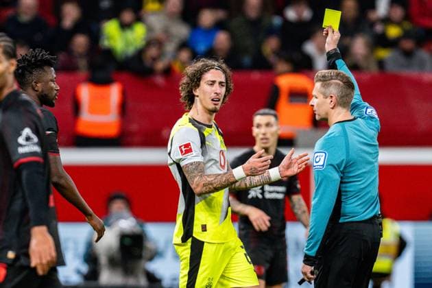 29 11 2025, Bayer 04 Leverkusen vs Borussia Dortmund, 1 Bundesliga, Matchday 12 Fabio Silva Borussia Dortmund, 21 Important note In accordance with the regulations of the DFL German Football League and the DFB German Football Association, it is prohibited to use photographs taken in the stadium and or of the match in the form of sequential images and or video-like photo series Copyright: xBahhoxKarax