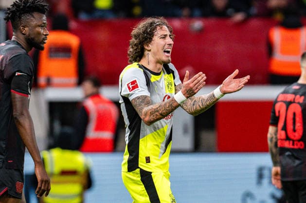 29 11 2025, Bayer 04 Leverkusen vs Borussia Dortmund, 1 Bundesliga, Matchday 12 Fabio Silva Borussia Dortmund, 21 Important note In accordance with the regulations of the DFL German Football League and the DFB German Football Association, it is prohibited to use photographs taken in the stadium and or of the match in the form of sequential images and or video-like photo series Copyright: xBahhoxKarax