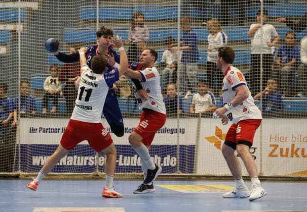 f l Bennet Strobel HBW Balingen Weilstetten 11 , Luca Krist TSV Bayer Dormagen 02 , Tobias Heinzelmann HBW Balingen Weilstetten 28 , Stefan Bauer HBW Balingen Weilstetten 99 TSV Bayer Dormagen vs HBW Balingen Weilstetten, Matchday 13, Handball, 2 HBL, Season 2025 2026, 29 11 2025 TSV Bayer Dormagen vs HBW Balingen Weilstetten, Matchday 13, Handball, 2 HBL, Season 2025 2026, 29 11 2025 Dormagen Copyright: xEibner-Pressefoto ThomasxStoeckex EP_TSR