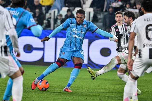 CALCIO - Serie A - Juventus FC vs Cagliari Calcio Michael Folorunsho of Cagliari Calcio during Juventus FC vs Cagliari Calcio, Italian soccer Serie A match in Turin, Italy, November 29 2025 Turin Italy  Copyright: xIPAxSport ABACAx