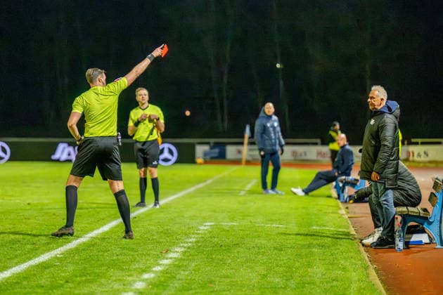 Soccer, Regionalliga Nord, BW Lohne Bremer SV, 21 Matchday, Season 2025 2026, 29 11 2025 Dismissal for Christian Neidhart Coach Blau Weiss Lohne , Lohne Heinz Dettmer Stadion Niedersachsen Germany