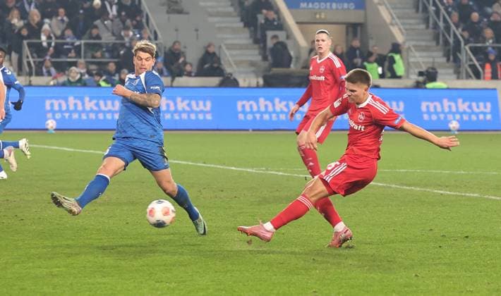 29 11 2025 Soccer Season 2025 2026 2 Soccer Bundesliga 14 Matchday 1 FC Magdeburg FCM 1 FC Nuremberg FCN Club Sportfoto Zink DaMa xdaxmax DFL regulations prohibit any use of photographs as image sequences and or quasi video only for editorial use Finn Ole Becker 25, 1 FC Nuremberg FCN with shot on goal