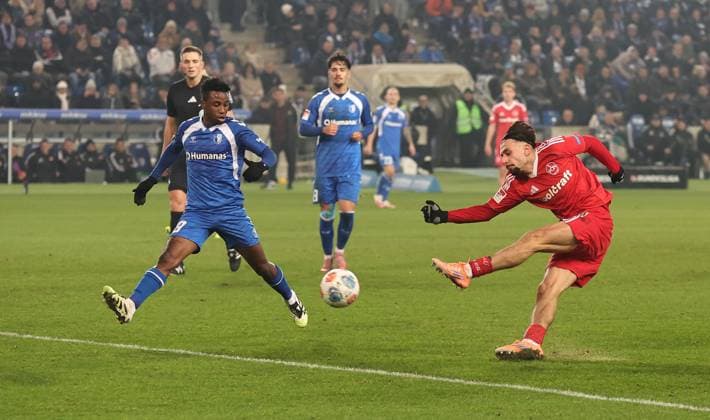 29 11 2025 Soccer season 2025 2026 2 Soccer Bundesliga 14 Matchday 1 FC Magdeburg FCM 1 FC Nuremberg FCN Club Sportfoto Zink DaMa xdaxmax DFL regulations prohibit any use of photographs as image sequences and or quasi video only for editorial use Berkay Yilmaz 21, 1 FC Nuremberg FCN with shot on goal