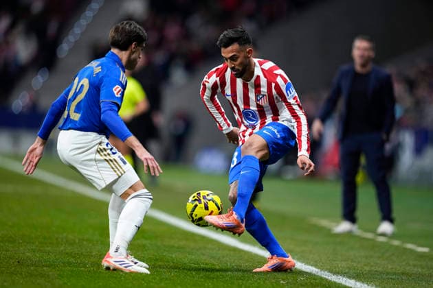 November 29, 2025, Madrid, Madrid, Spain: Nico Gonzalez of Atletico de Madrid and Nacho Vidal of Real Oviedo in action during the Spanish League, LaLiga EA Sports, football match played between Atletico de Madrid and Real Oviedo at Riyadh Air Metropolitano stadium on November 29, 2025, in Madrid, Spain. Madrid Spain - ZUMAa181 20251129_zaa_a181_214 Copyright: xOscarxJ.xBarrosox