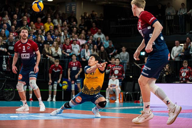 Volleyball I Men I Season 2025 2026 I Bundesliga I 8 Matchday I SVG Lüneburg SV Warnemünde I 29 11 2025 Sho Takahashi 21, SVG Lüneburg in reception Copyright: xLobeca Bjorn-OlexKehmx