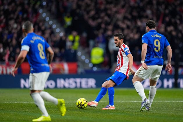 November 29, 2025, Madrid, Madrid, Spain: Jorge Resurreccion Koke of Atletico de Madrid plays the ball during the Spanish League, LaLiga EA Sports, football match played between Atletico de Madrid and Real Oviedo at Riyadh Air Metropolitano stadium on November 29, 2025, in Madrid, Spain. Madrid Spain - ZUMAa181 20251129_zaa_a181_219 Copyright: xDennisxAgyemanx