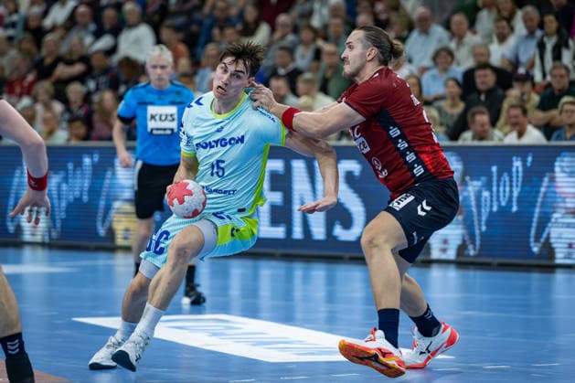 DAIKIN HBL SG Flensburg Handewitt vs VfL Gummersbach 29 11 25 Miro Schluroff Nr 15, VfL Gummersbach vs Kent Robin Tønnesen Nr 23, SG Flensburg Handewitt DAIKIN HBL SG Flensburg Handewitt vs VfL Gummersbach, GP JOULE Arena on 29 11 25 Copyright: xBEAUTIFULxSPORTS MarioxM.xKobergx