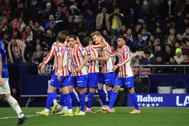 Spain - Atletico de Madrid vs Real Oviedo - 29 11 2025 SPAIN, MADRID, NOVEMBER 29. Alexander Sorloth of Atletico de Madrid celebrates with his teammates after scoring his team s opening goal during the LaLiga EA Sports football match between Atletico de Madrid and Real Oviedo at Estadio Riyadh Air Metropolitano on November 29, 2025 in Madrid, Spain. Photo by Manuel Blondeau AOP.Press Madrid Riyadh Air Metropolitano Spain Copyright: x ManuelxBlondeau AOP.Pressx AOP20251129-0002