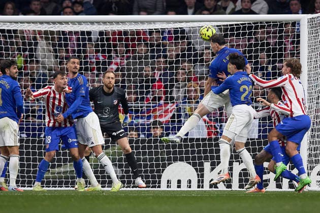 Federico Vinas Real Oviedo shoot during the LaLiga EA Sports match between AtlÃ tico Madrid v Real Oviedo at Estadio Riyadh Air Metropolitano on November 29, 2025 in Madrid, Spain Photo by Manu Reino DeFodi Images