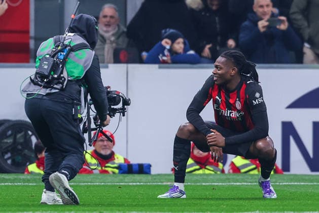 Rafael Leao of AC Milan celebrates after scoring a goal during Serie A 2025 26 football match between AC Milan and SS Lazio at San Siro Stadium in Milan  Copyright: xFabrizioxCarabelli IPAxSportx xipa-agency.netx xx IPA_68529922 IPA_Agency_IPA68529922