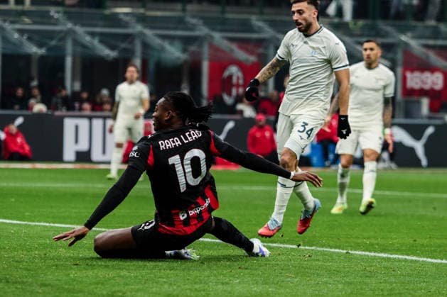 Rafael Leao of AC Milan during AC Milan vs SS Lazio, Italian soccer Serie A match in Milan, Italy, November 29 2025  Copyright: xRaffaelexConti IPAxSportx xipa-agency.netx xx IPA_68530093 IPA_Agency_IPA68530093