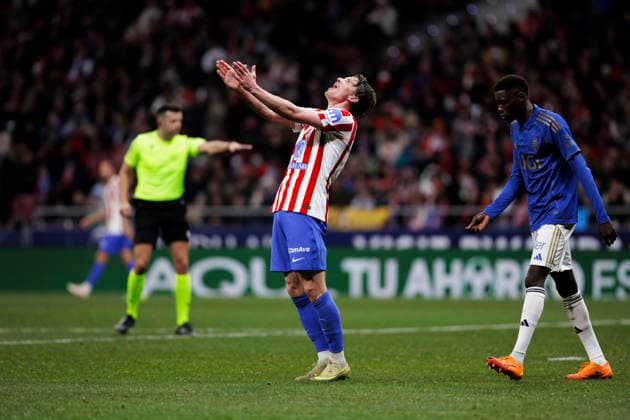 LA LIGA EA Sports - Atletico de Madrid vs Real Oviedo MADRID,SPAIN - 29 November:Conor Gallagher of Atletico de Madrid reacts to a missed opportunity during the La Liga 2025 26 match between Atletico de Madrid and Real Oviedo at Riyadh Air Metropolitano Stadium. (Photo by Guille Martinez f22photo) Madrid Riyadh Air Metropolitano Stadium Spain Copyright: xGuillermoxMartinezx
