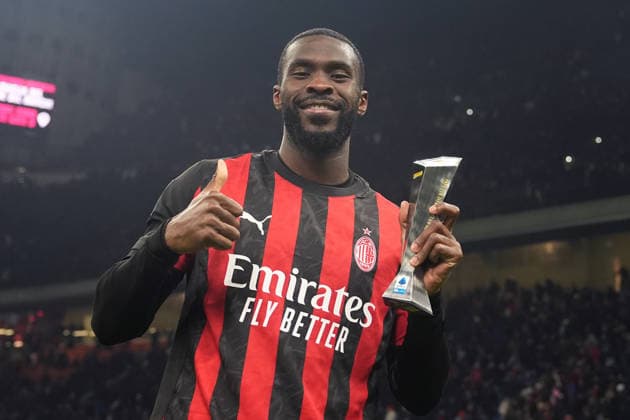AC Milan s Fikayo Tomori Panini Player of the match during the Serie A soccer match between Milan and Lazio at the San Siro Stadium in Milan , north Italy - Saturday , November 29 , 2025. - Soccer .  Copyright: xSpada LaPressex