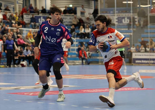 f l Luca Krist TSV Bayer Dormagen 02 , Tim Ruggiero Matthes HBW Balingen Weilstetten 04 TSV Bayer Dormagen vs HBW Balingen Weilstetten, Matchday 13, Handball, 2 HBL, Season 2025 2026, 29 11 2025 TSV Bayer Dormagen vs HBW Balingen Weilstetten, Matchday 13, Handball, 2 HBL, Season 2025 2026, 29 11 2025 Dormagen Copyright: xEibner-Pressefoto ThomasxStoeckex EP_TSR
