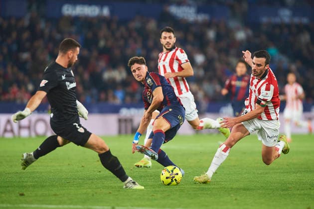 Ivan Romero Levante UD and Inigo Lekue Athletic Club during the LaLiga EA Sports match between Levante UD and Athletic Club at Ciudad de Valencia on November 29, 2025 in Valencia, Spain Photo by Maria Jose Segovia DeFodi Images