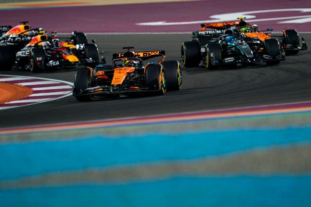 November 29, 2025, Lusail, Qatar: Australian driver OSCAR PIASTRI (McLaren F1 Team) leads at the start of the Sprint ahead of the F1 Grand Prix of Qatar at Lusail International Circuit in Lusail, Qatar. Lusail Qatar - ZUMAg147 20251129_fap_g147_002 Copyright: xJamesxGasperottix
