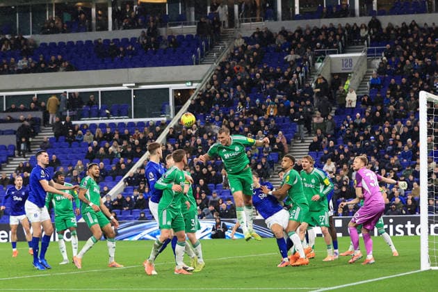 29th November 2025; Hill Dickinson Stadium, Liverpool, England; Premier League Football, Everton versus Newcastle United; Dan Burn of Newcastle United heads the ball clear  DavidxBlunsden