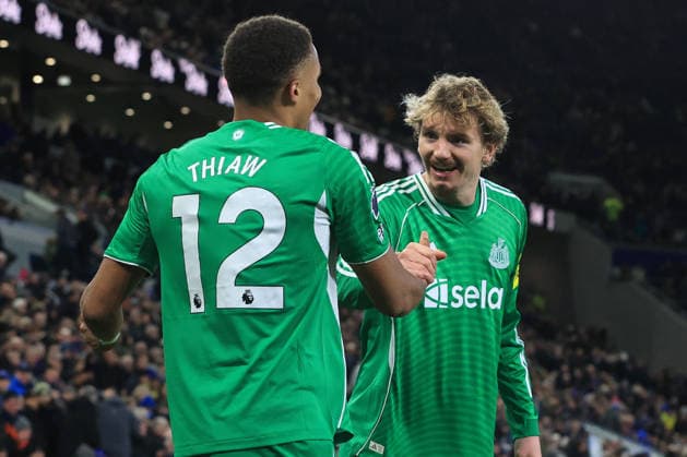 29th November 2025; Hill Dickinson Stadium, Liverpool, England; Premier League Football, Everton versus Newcastle United; Malick Thiaw of Newcastle United celebrates after scoring his side& x2019;s second goal with team mate Nick Waltemade  DavidxBlunsden