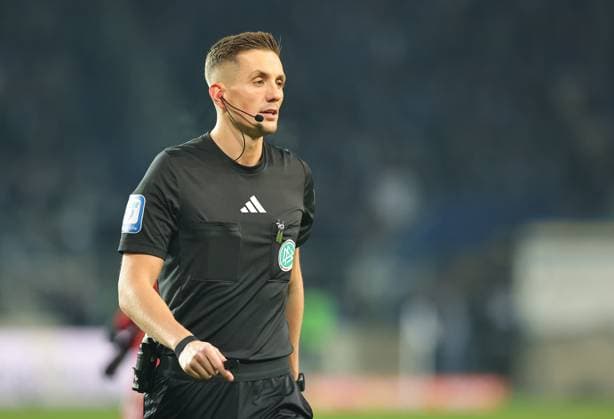 29.11.2025 - Fussball - Saison 2025 2026 - 2. Fussball - Bundesliga - 14. Spieltag: 1. FC Magdeburg FCM - 1. FC Nürnberg FCN ( Club ) - Sportfoto Zink DaMa - xdaxmax - DFL regulations prohibit any use of photographs as image sequences and or quasi-video - only for editorial use - Felix Bickel ( Schiedsrichter )