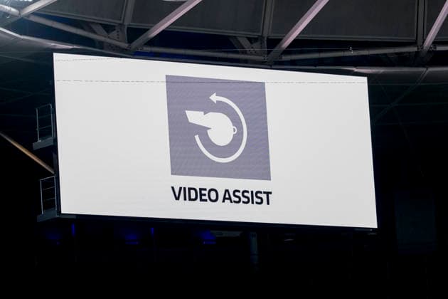 The scoreboard in the stadium displays the logo for the video assist, video assist referee, VAR, video evidence, video referee, video, action, action, , symbol photo, symbol image, symbol, match scene, 29 11 2025, Sinsheim Germany , football, Bundesliga, TSG 1899 Hoffenheim FC Augsburg, DFB DFL REGULATIONS PROHIBIT ANY USE OF PHOTOGRAPHS AS IMAGE SEQUENCES AND OR QUASI VIDEO xozx