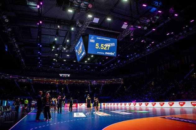 251129 Attendance 5 527 during the 2025 IHF Women™s World Championship handball match between Cuba and Sweden on November 29, 2025 in Stuttgart Photo Emma Wallskog BILDBYRAN COP 320 EW0595 handball handball handball bbeng vm handball vm handbolls vm ihf handball world championship world handball championship 2025 world championship 2025 cuba sverige sweden dam publik  Copyright: EMMAxWALLSKOG BB251129EW121