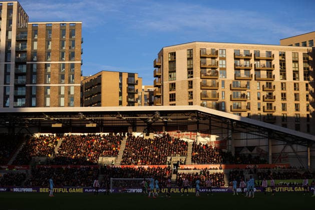 Brentford gegen Burnley 29. November 2025, London Premier League Fußball Brentford gegen Burnley Ein allgemeiner Blick auf das Spiel im Gtech Community Stadium Foto Jacques Feeney Abseits London UK  Copyright: xJacquesxFeeneyx xOffsidexOffside