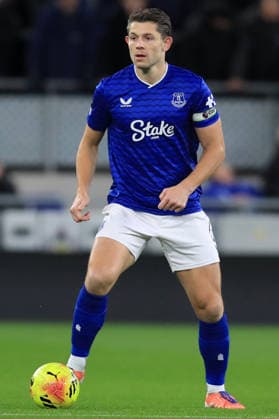 29th November 2025; Hill Dickinson Stadium, Liverpool, England; Premier League Football, Everton versus Newcastle United; James Tarkowski of Everton controls the ball  DavidxBlunsden