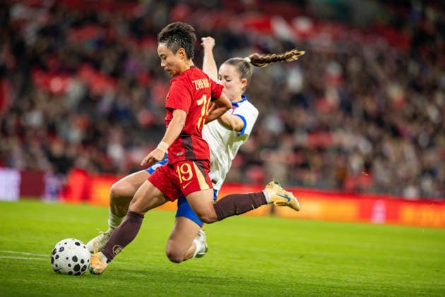 Maya Le Tissier (5 England) is tackling Linyan Zhang (19 China) during the International Friendly, Länderspiel, Nationalmannschaft game between England and China at Wembley Stadium in London, England. Copyright: xLeitingxGaox xSPPx Sportspressphoto_SPR67417