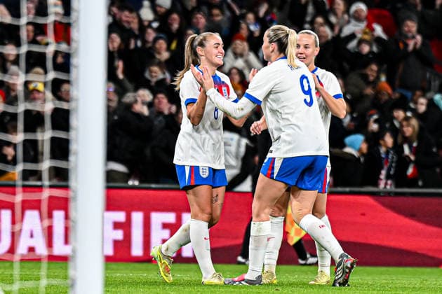 England v China PR - Women s International Friendly, Länderspiel, Nationalmannschaft Georgia Stanway (8 England) celebrates after scoring the team s third goal with Alessia Russo (9 England) and Beth Mead (7 England) during the International Friendly match between England Women and China at Wembley Stadium in London, England, on November 29, 2025. London Greater London United Kingdom  Copyright: xMIxNewsx originalFilename:fletcher-englandw251129_npQX5.jpg