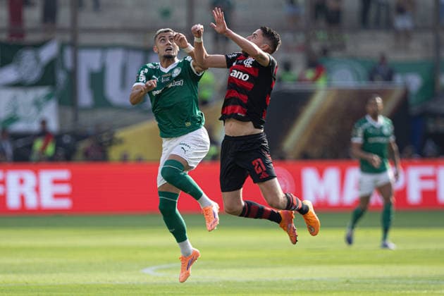 LIMA (PE), 11 28 2025 - LIBERTADORES FLAMENGO x PALMEIRAS - Andreas and Jorginho during the match between Palmeiras and Flamengo, valid for the Final of the Copa Libertadores de America, held at Estadio Monumental U, on the afternoon of this Saturday, the 29th. (Photo: Crizam Franca Photo Premium SPP) 30930 (Crizam FranoÂßa, Crizam Franca SPP) Copyright: xCrizamxFranoÂßa,xCrizamxFrancax xSPPx spp-en-CrFrCrFr-crizam_franca_photo_premium_326607