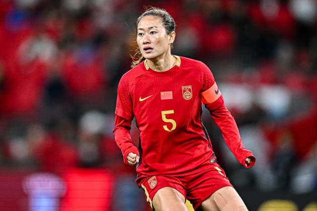 England v China PR - Women s International Friendly, Länderspiel, Nationalmannschaft Haiyan Wu (5 China) looks on during the International Friendly match between England Women and China at Wembley Stadium in London, England, on November 29, 2025. London Greater London United Kingdom  Copyright: xMIxNewsx originalFilename:fletcher-englandw251129_npMdH.jpg