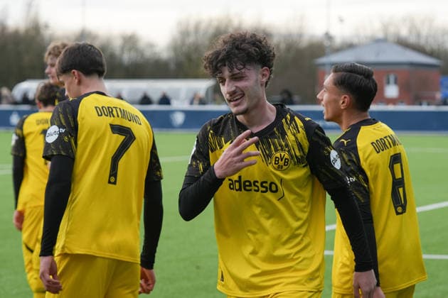 Saturday, 29 11 2025 Season 2025 2026 14 Matchday U17 DFB Youth League at the TALENTWERK Center, Bochum, Germany VfL Bochum U17 BV Borussia Dortmund U17 Goal celebration after the 2 1 by Desmond Ogochuku Ndlovu BVB Anastasios Kitos BVB