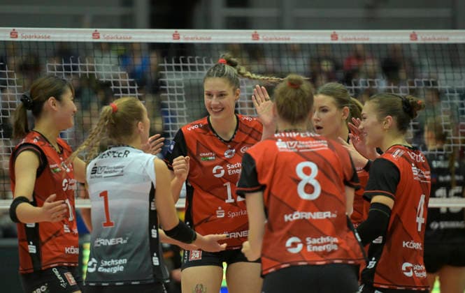 29 11 2025, Dresden cheers, Dresdens center Mette Pfeffer, volleyball, Dresdner SC Ladies in Black Aachen, 1 Bundesliga, c Dresden