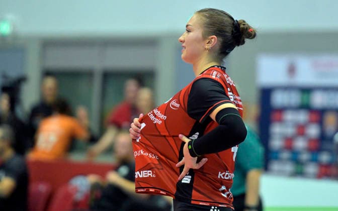 29 11 2025, Dresdens Emma Grome makes a statement, Volleyball, Dresdner SC Ladies in Black Aachen, 1 Bundesliga, c Dresden