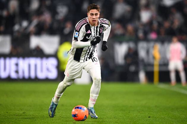 2025-11-29 Juventus FC v Cagliari Calcio - Serie A TURIN, ITALY - NOVEMBER 29: Kenan Yildiz of Juventus FC in action during the Serie A match between Juventus FC and Cagliari Calcio at Allianz Stadium on November 29, 2025 in Turin, Italy. (Photo by Alberto Gandolfo BSR Agency) Turin Italy Content not available for redistribution in The Netherlands directly or indirectly through any third parties. Copyright: xBSRxAgencyx