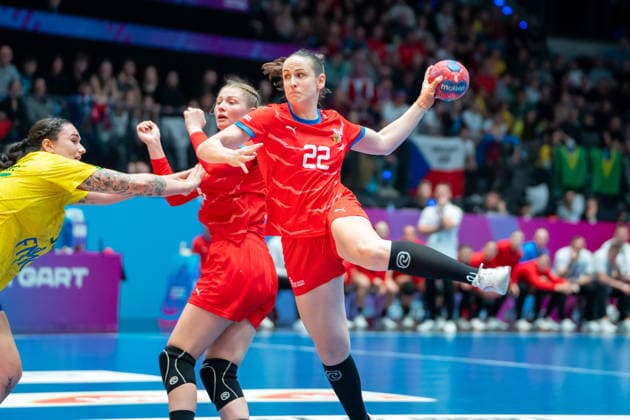 Handball I Women I World Championship I Preliminary round I 2 Matchday I Brazil Czech Republic I 29 11 2025 Marketa Sustackova 22, Czech Republic in the throw Stuttgart Porsche Arena Baden Württemberg Germany Copyright: xLobeca MaxxPetershansx