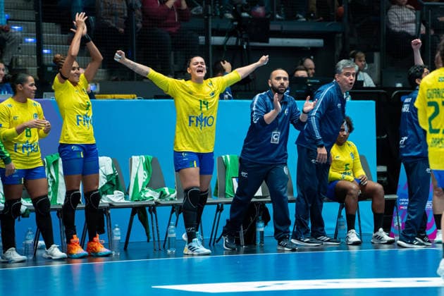 Handball I Women I World Championship I Preliminary round I 2 Matchday I Brazil Czech Republic I 29 11 2025 Milena Maria de Souza Menezes 19, Brazil cheers Stuttgart Porsche Arena Baden Württemberg Germany Copyright: xLobeca MaxxPetershansx