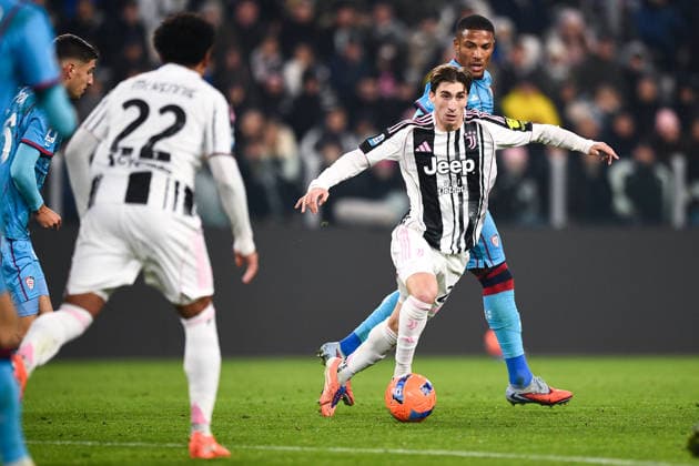 2025-11-29 Juventus FC v Cagliari Calcio - Serie A TURIN, ITALY - NOVEMBER 29: Fabio Miretti of Juventus FC in action during the Serie A match between Juventus FC and Cagliari Calcio at Allianz Stadium on November 29, 2025 in Turin, Italy. (Photo by Alberto Gandolfo BSR Agency) Turin Italy Content not available for redistribution in The Netherlands directly or indirectly through any third parties. Copyright: xBSRxAgencyx