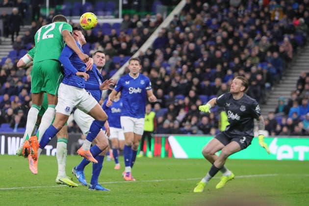 Everton v Newcastle United Premier League 29 11 2025. Malick Thiaw of Newcastle United scores their fourth goal during the Premier League match between Everton and Newcastle United at Hill Dickinson Stadium, Liverpool, England on 29 November 2025. Liverpool Hill Dickinson Stadium Merseyside England Editorial use only DataCo restrictions apply See www.football-dataco.com , Copyright: xAlunxRobertsx PSI-23305-0118