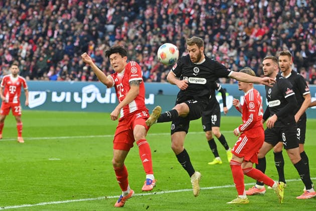 Minjae KIM FC Bayern Muenchen , Action,duel against Lars RITZKA St Pauli penalty area scene Soccer 1 Bundesliga Season 2025 2026, 12 Matchday, Matchday12 FC Bayern Muenchen FC St Pauli 3 1 on 29 11 2025 , A L L I A N Z A R E N A