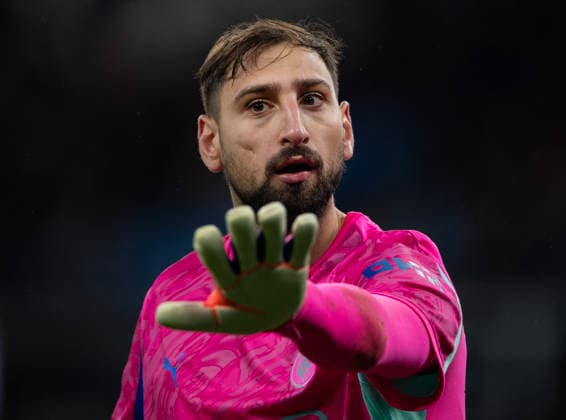 Manchester City v Leeds United - Premier League MANCHESTER, ENGLAND - NOVEMBER 29: Manchester City goalkeeper Gianluigi Donnarumma during the Premier League match between Manchester City and Leeds United at Etihad Stadium on November 29, 2025 in Manchester, England. Gianluigi Donnarumma Manchester Etihad Stadium England United Kingdom Copyright: xVisionhausx 776340481