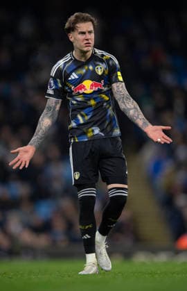 Manchester City v Leeds United - Premier League MANCHESTER, ENGLAND - NOVEMBER 29: Joe Rodon of Leeds United during the Premier League match between Manchester City and Leeds United at Etihad Stadium on November 29, 2025 in Manchester, England. Joe Rodon Manchester Etihad Stadium England United Kingdom Copyright: xVisionhausx 776340481