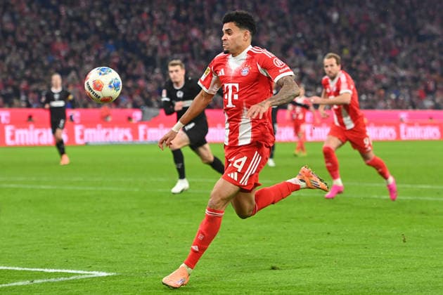 Luis DIAZ Bayern Muenchen on the ball,Action Football 1 Bundesliga Season 2025 2026, 12 Matchday, Matchday12 FC Bayern Muenchen FC St Pauli 3 1 on 29 11 2025 , A L L I A N Z A R E N A