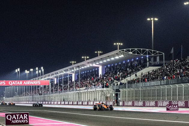 MOTORI - Formula 1 - Qatar Grand Prix 2025 - Sprint Race Oscar Piastri (AUS) - McLaren Formula 1 Team - McLaren MCL39 - Mercedes during the Sprint Race of the Formula 1 Qatar Airways Qatar Grand Prix 2025 at Losail International Circuit, ahead of Round 23 of 24 of the 2025 FIA Formula One World Championship, WM, Weltmeisterschaft (November 28-30, 2025). Qatar Qatar  Copyright: xIPAxSport ABACAx