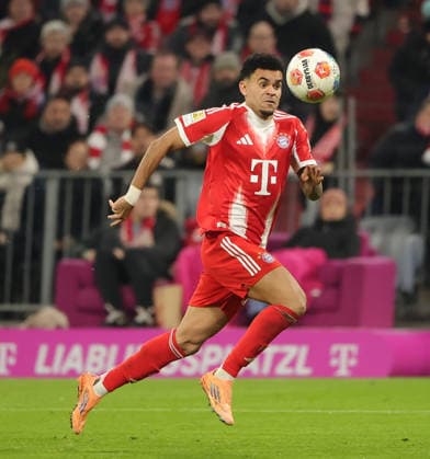 29 11 2025,1 Bundesliga, FC Bayern Muenchen vs St Pauli, Allianz Arena Muenchen, Soccer, Sports, in picture Luis Diaz FC Bayern Muenchen